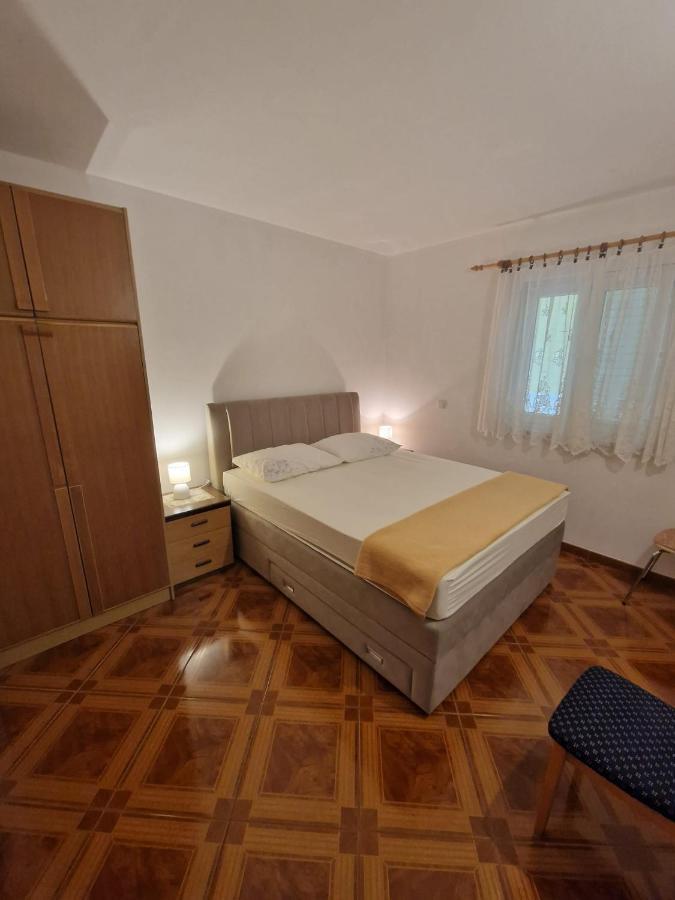 Apartments Marija Pisak Bagian luar foto