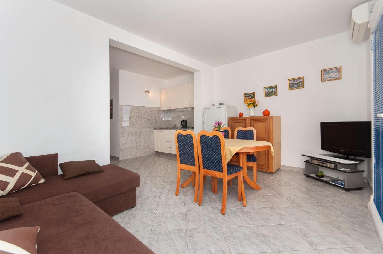 Apartments Marija Pisak Bagian luar foto