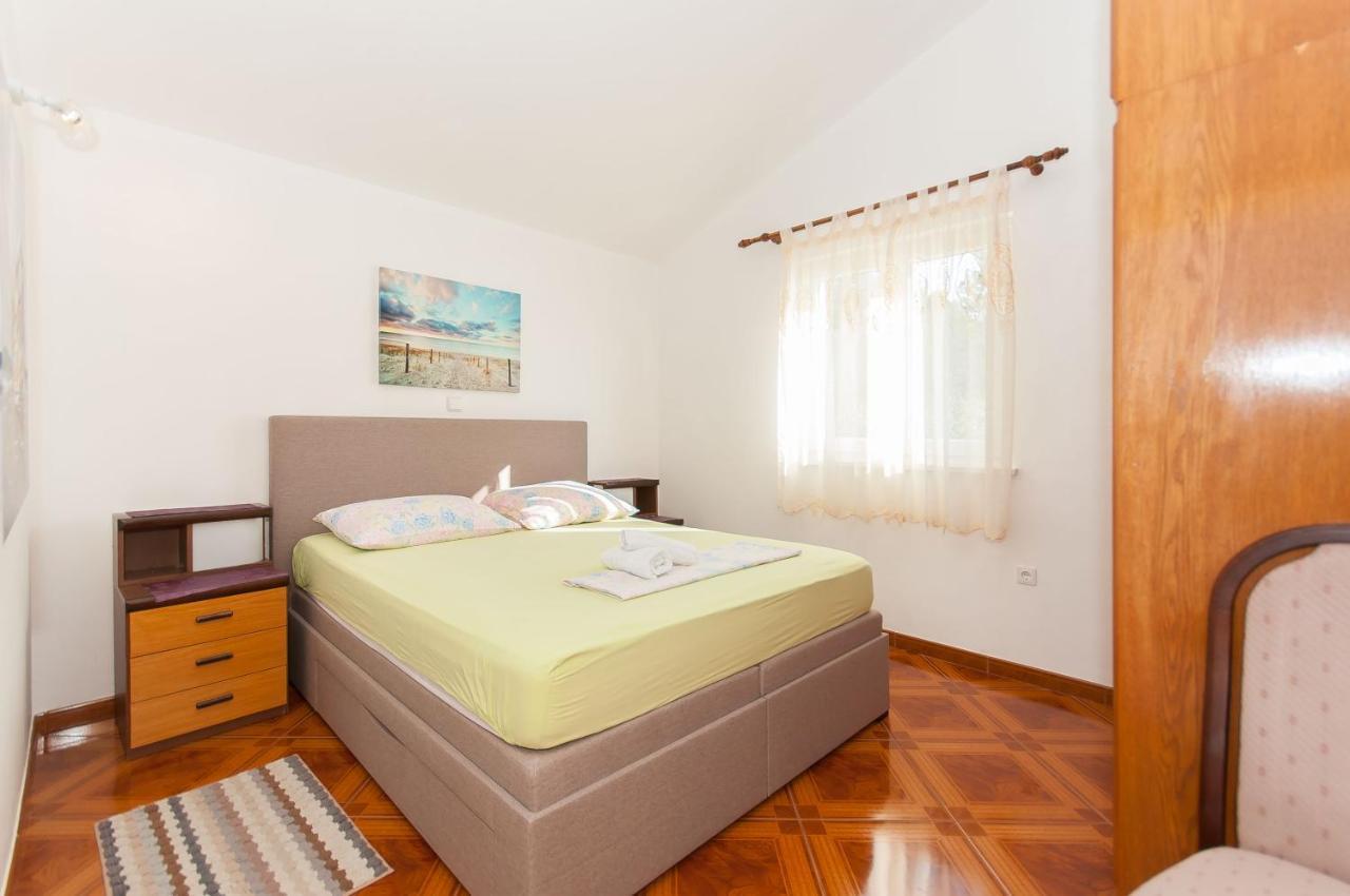 Apartments Marija Pisak Bagian luar foto