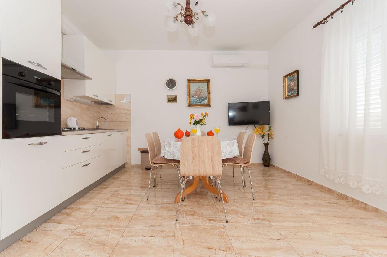 Apartments Marija Pisak Bagian luar foto