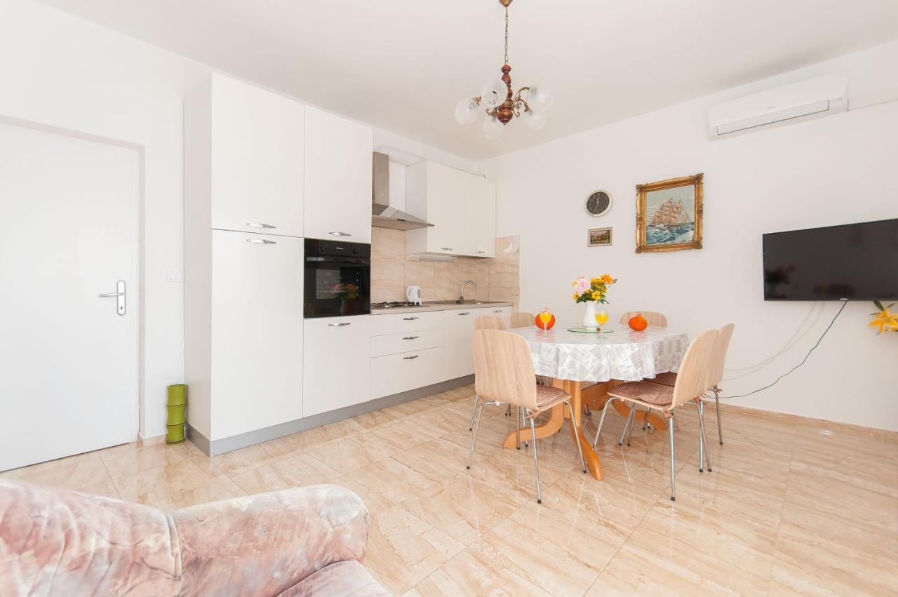 Apartments Marija Pisak Bagian luar foto